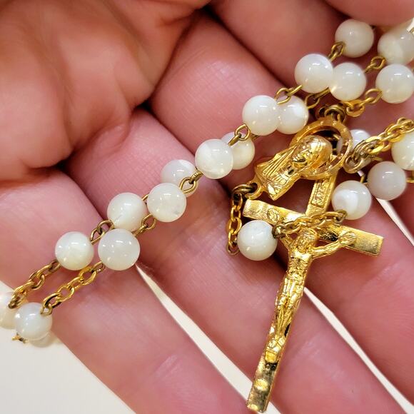Vintage Rosary White Beads Gold Tone Crucifix Catholic Prayer Religious Jewelry - Picture 5 of 10